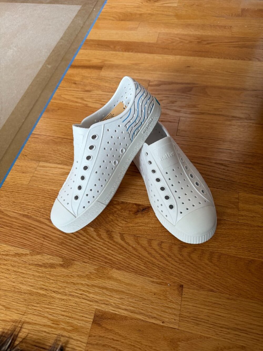 Nantucket Native Shoes in White Nautical ACK design size 9 womens